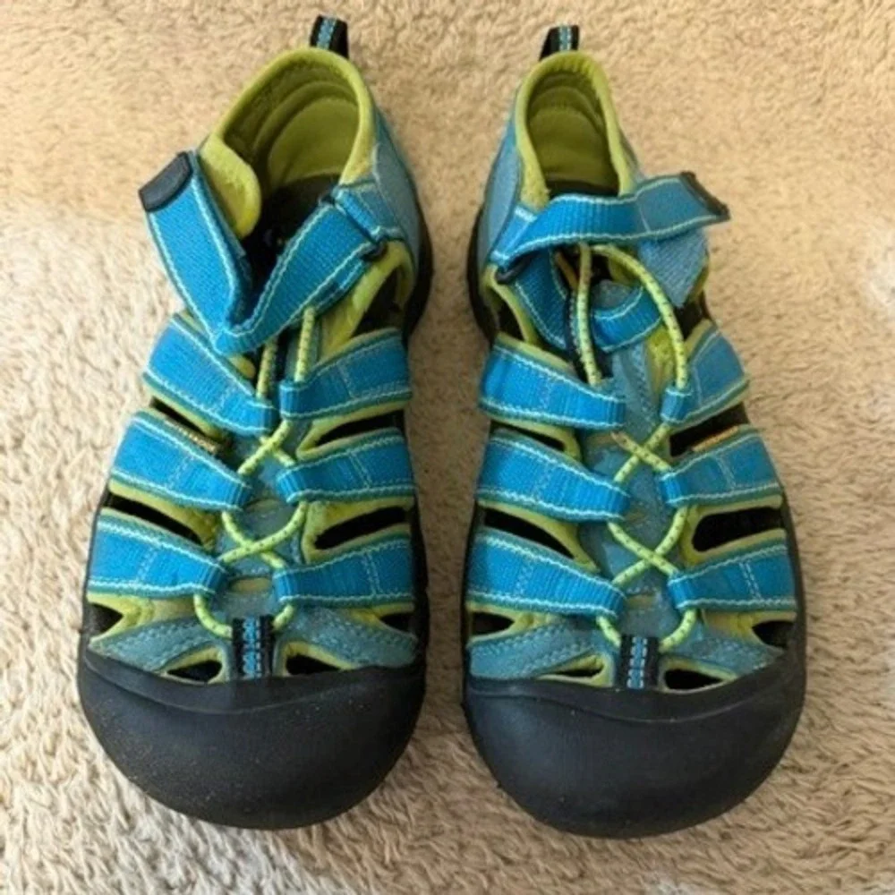 KEEN Newport H2 Sandals Shoes Kids Boys Size 6Y Blue Waterproof Outdoor EUC